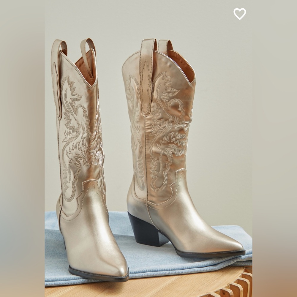 NEW IN BOX Altar’d State Amaya Western Boots Champagne Size 8